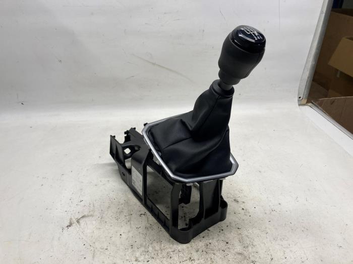 Gebruikte Versnellingspook Dacia Sandero III 1.0 TCe 100 12V ECO-G Prijs € 78,75 Margeregeling aangeboden door Reclycar De Boer BV