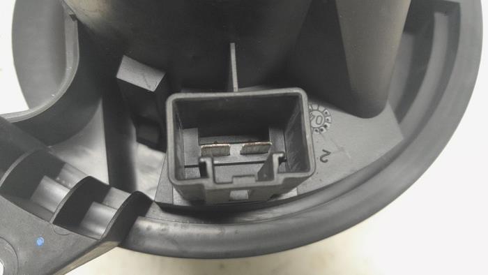 Kachel Ventilatiemotor van een Ford Mondeo III 2.0 16V 2005
