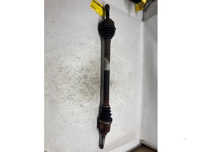 Gebruikte Steekas rechts-voor Peugeot 207/207+ (WA/WC/WM) 1.4 16V Prijs € 26,25 Margeregeling aangeboden door Reclycar De Boer BV