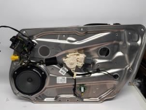 Gebruikte Raammechaniek 4Deurs rechts-voor Mercedes C (W204) 1.8 C-180 CGI 16V Prijs € 42,00 Margeregeling aangeboden door Reclycar De Boer BV