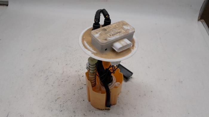 Gebruikte Tank element Pomp Renault Express 1.5 dCi 75 Prijs € 78,75 Margeregeling aangeboden door Reclycar De Boer BV