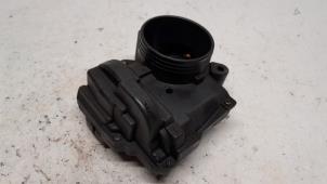 Gebruikte Gasklephuis Peugeot 207 SW (WE/WU) 1.6 16V Prijs € 26,25 Margeregeling aangeboden door Reclycar De Boer BV