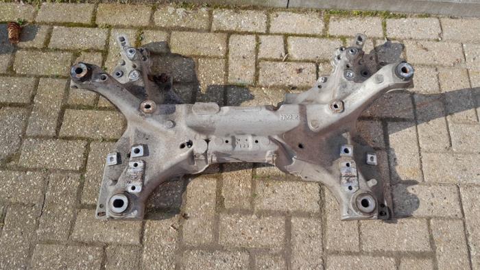 Gebruikte Subframe Citroen C5 III Berline (RD) 3.0 HDiF V6 24V Prijs € 52,50 Margeregeling aangeboden door Reclycar De Boer BV