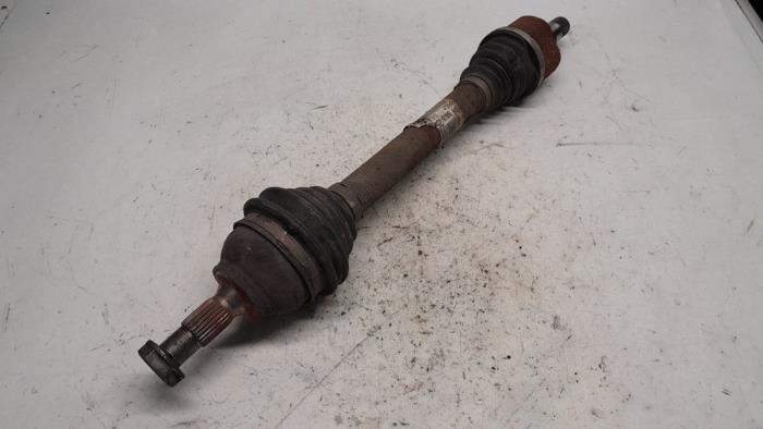 Gebruikte Aandrijfas links-voor Citroen C4 Picasso (UD/UE/UF) 1.6 HDiF 16V 110 Prijs € 36,75 Margeregeling aangeboden door Reclycar De Boer BV