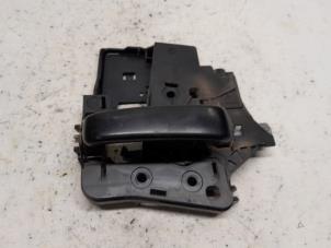 Gebruikte Schuifdeurgreep rechts Fiat Scudo (270) 2.0 D Multijet Prijs € 42,00 Margeregeling aangeboden door Reclycar De Boer BV