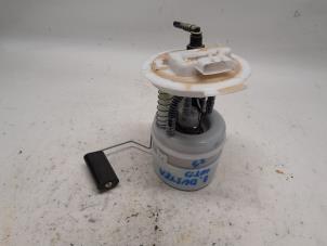 Gebruikte Tank element Pomp Dacia Duster (SR) 1.0 TCE 100 Bi-Fuel, Eco-G 12V Prijs € 105,00 Margeregeling aangeboden door Reclycar De Boer BV