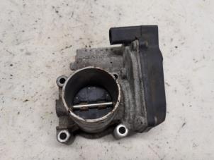 Gebruikte Gasklephuis Volkswagen Polo IV (9N1/2/3) 1.4 16V 75 Prijs € 73,50 Margeregeling aangeboden door Reclycar De Boer BV