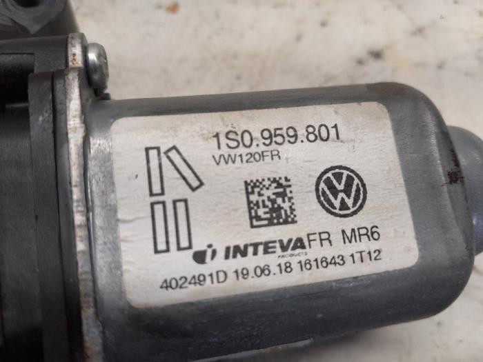 Motor portierruit van een Volkswagen Up! (121) 1.0 12V 60 2019