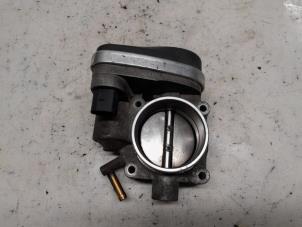 Gebruikte Gasklephuis Mini Mini Cooper S (R53) 1.6 16V Prijs € 78,75 Margeregeling aangeboden door Reclycar De Boer BV