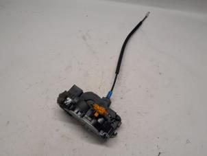 Gebruikte Deurslot Mechaniek 4Deurs rechts-voor Opel Mokka/Mokka X 1.7 CDTI 16V 4x2 Prijs € 42,00 Margeregeling aangeboden door Reclycar De Boer BV