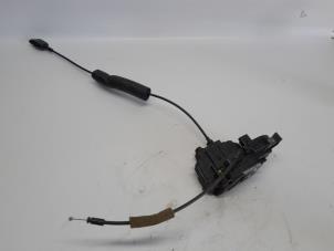 Gebruikte Slotmechaniek Portier 4Deurs rechts-voor Renault Grand Scénic III (JZ) 1.4 16V TCe 130 Prijs € 26,25 Margeregeling aangeboden door Reclycar De Boer BV