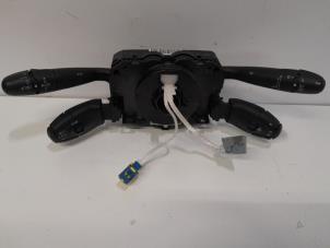 Gebruikte Licht + Raw Schakelaar Peugeot 308 (4A/C) 1.6 VTI 16V Prijs € 157,50 Margeregeling aangeboden door Reclycar De Boer BV