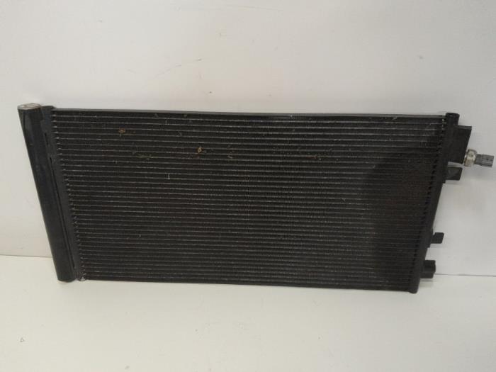 Airco Radiateur van een Renault Megane III Berline (BZ) 1.5 dCi 110 2013