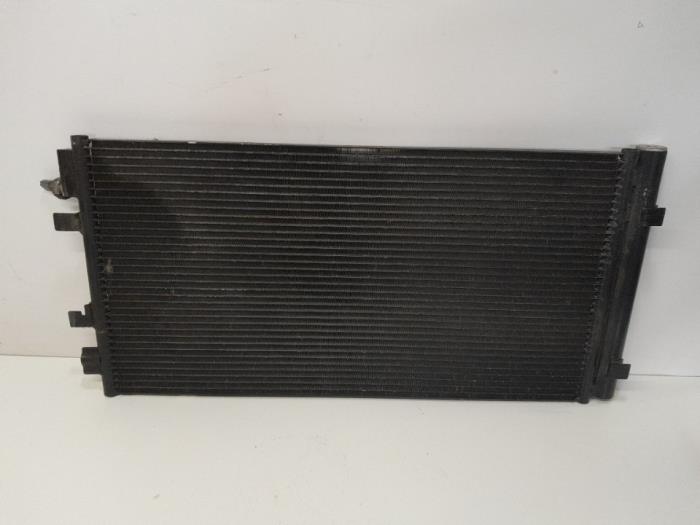 Airco Radiateur van een Renault Megane III Berline (BZ) 1.5 dCi 110 2013
