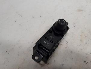 Gebruikte Bediening boordcomputer Peugeot 2008 (CU) 1.6 Blue HDi 100 Prijs € 21,00 Margeregeling aangeboden door Reclycar De Boer BV