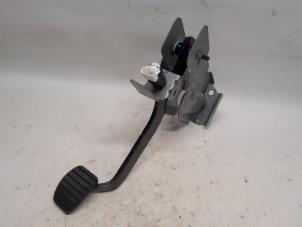 Gebruikte Rempedaal Renault Express 1.5 dCi 75 Prijs € 36,75 Margeregeling aangeboden door Reclycar De Boer BV