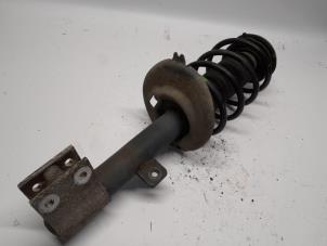 Gebruikte Schokbreker links-voor Peugeot 308 (4A/C) 1.6 VTI 16V Prijs € 36,75 Margeregeling aangeboden door Reclycar De Boer BV