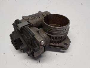 Gebruikte Gasklephuis Peugeot 207/207+ (WA/WC/WM) 1.4 16V Prijs € 42,00 Margeregeling aangeboden door Reclycar De Boer BV