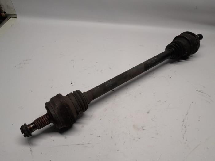 Gebruikte Aandrijfas links-achter Mercedes C (W204) 1.8 C-180 CGI 16V Prijs € 26,25 Margeregeling aangeboden door Reclycar De Boer BV