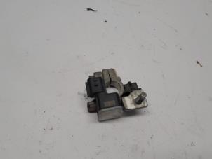 Gebruikte Accu sensor Opel Vivaro B 1.6 CDTI Biturbo 140 Prijs € 84,00 Margeregeling aangeboden door Reclycar De Boer BV