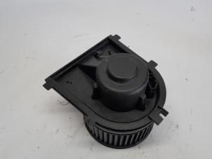 Gebruikte Aanjager Volkswagen Golf IV (1J1) 1.6 16V Prijs € 26,25 Margeregeling aangeboden door Reclycar De Boer BV