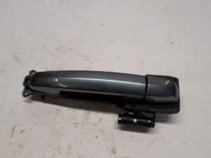 Gebruikte Portiergreep 4Deurs rechts-voor Suzuki Swift (ZA/ZC/ZD1/2/3/9) 1.3 VVT 16V Prijs € 15,75 Margeregeling aangeboden door Reclycar De Boer BV