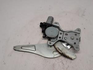 Gebruikte Raammechaniek 4Deurs links-achter Suzuki Swift (ZA/ZC/ZD1/2/3/9) 1.3 VVT 16V Prijs € 31,50 Margeregeling aangeboden door Reclycar De Boer BV