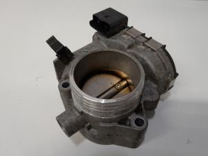 Gebruikte Gasklephuis Peugeot 307 SW (3H) 1.6 16V Prijs € 15,75 Margeregeling aangeboden door Reclycar De Boer BV