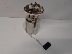Gebruikte Tank element Pomp Renault Megane III Grandtour (KZ) 1.2 16V TCE 115 Prijs € 52,50 Margeregeling aangeboden door Reclycar De Boer BV
