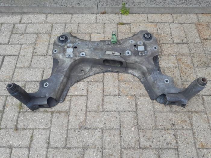 Gebruikte Subframe Renault Megane III Grandtour (KZ) 1.2 16V TCE 115 Prijs € 52,50 Margeregeling aangeboden door Reclycar De Boer BV