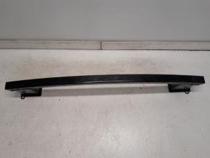 Gebruikte Bumperbalk voor Renault Austral 1.2 E-Tech Hybrid 200 Prijs € 210,00 Margeregeling aangeboden door Reclycar De Boer BV