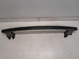 Gebruikte Bumperbalk voor Renault Austral 1.2 E-Tech Hybrid 200 Prijs € 210,00 Margeregeling aangeboden door Reclycar De Boer BV