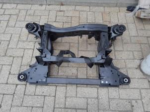 Gebruikte Subframe Renault Austral 1.2 E-Tech Hybrid 200 Prijs € 420,00 Margeregeling aangeboden door Reclycar De Boer BV