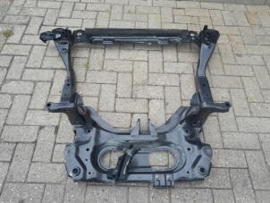 Gebruikte Subframe Renault Austral 1.2 E-Tech Hybrid 200 Prijs € 420,00 Margeregeling aangeboden door Reclycar De Boer BV