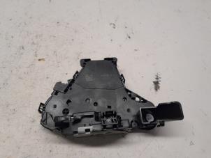 Gebruikte Deurslot Mechaniek 4Deurs links-voor Renault Austral 1.2 E-Tech Hybrid 200 Prijs € 131,25 Margeregeling aangeboden door Reclycar De Boer BV