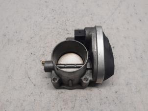 Gebruikte Gasklephuis Renault Clio III (BR/CR) 1.6 16V Prijs € 52,50 Margeregeling aangeboden door Reclycar De Boer BV