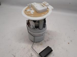 Gebruikte Tank element Pomp Dacia Duster (SR) 1.0 TCE 100 Bi-Fuel, Eco-G 12V Prijs € 105,00 Margeregeling aangeboden door Reclycar De Boer BV