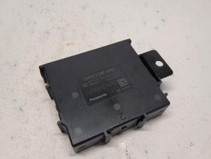 Gebruikte Radio condensator Renault Austral 1.2 E-Tech Hybrid 200 Prijs € 131,25 Margeregeling aangeboden door Reclycar De Boer BV