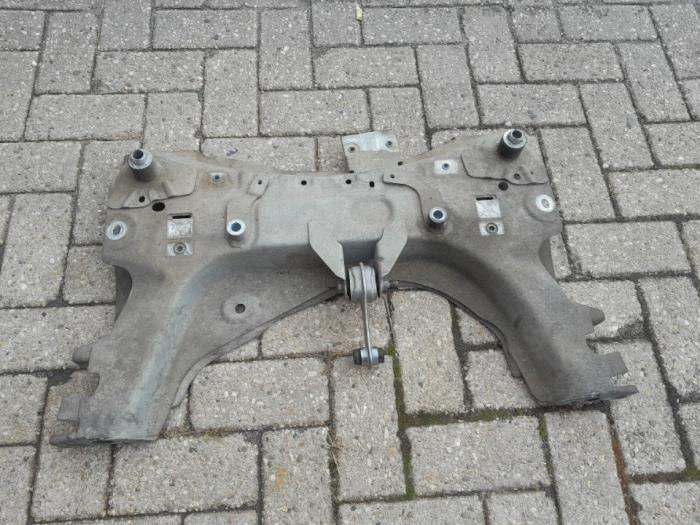 Gebruikte Subframe Renault Captur I (2R) 1.2 TCE 16V EDC Prijs € 52,50 Margeregeling aangeboden door Reclycar De Boer BV
