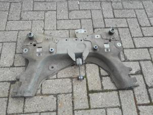 Gebruikte Subframe Renault Captur (2R) 1.2 TCE 16V EDC Prijs € 52,50 Margeregeling aangeboden door Reclycar De Boer BV