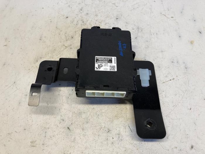 Gebruikte Module (diversen) Renault Austral 1.2 E-Tech Hybrid 200 Prijs € 262,50 Margeregeling aangeboden door Reclycar De Boer BV