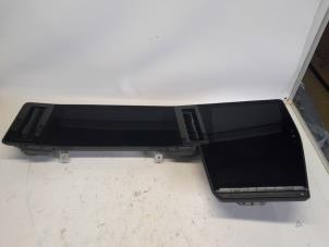 Gebruikte Display Multi Media regelunit Renault Austral 1.2 E-Tech Hybrid 200 Prijs € 787,50 Margeregeling aangeboden door Reclycar De Boer BV