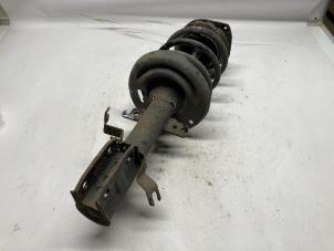 Gebruikte Schokdemper rechts-voor Renault Grand Scénic III (JZ) 1.6 dCi Prijs € 42,00 Margeregeling aangeboden door Reclycar De Boer BV