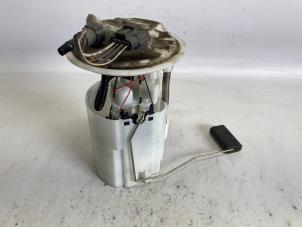 Gebruikte Tank element Pomp Renault Scénic III (JZ) 1.4 16V TCe 130 Prijs € 52,50 Margeregeling aangeboden door Reclycar De Boer BV