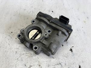 Gebruikte Gasklephuis Renault Scénic III (JZ) 1.4 16V TCe 130 Prijs € 26,25 Margeregeling aangeboden door Reclycar De Boer BV