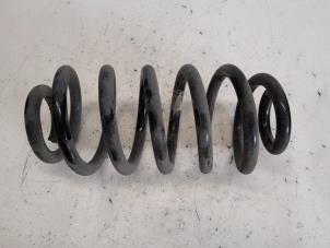 Gebruikte Veerschroef achter Opel Mokka/Mokka X 1.4 Turbo 16V Bi-fuel ecoFLEX 4x2 Prijs € 13,13 Margeregeling aangeboden door Reclycar De Boer BV