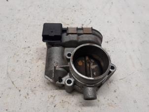 Gebruikte Gasklephuis Peugeot 206 (2A/C/H/J/S) 1.6 16V Prijs € 15,75 Margeregeling aangeboden door Reclycar De Boer BV