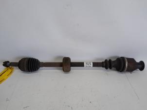 Gebruikte Aandrijfas rechts-voor Renault Twingo II (CN) 1.2 Prijs € 36,75 Margeregeling aangeboden door Reclycar De Boer BV