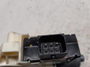 Gebruikte Portierruitmotor Jeep Compass II (MP) 2.0 Multijet II 140 16V 4x4 Prijs € 52,50 Margeregeling aangeboden door Reclycar De Boer BV