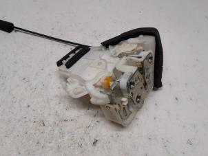 Gebruikte Slotmechaniek Portier 4Deurs rechts-achter Subaru Forester (SH) 2.0 16V BiFuel Prijs € 36,75 Margeregeling aangeboden door Reclycar De Boer BV